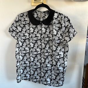 Super cute hello kitty shirt. Excellent condition barely worn